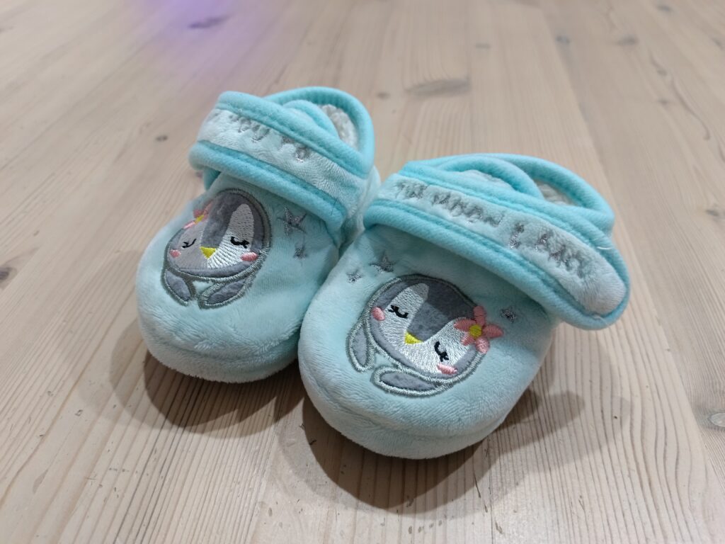 3 (12cm) - Blue penguin slippers 