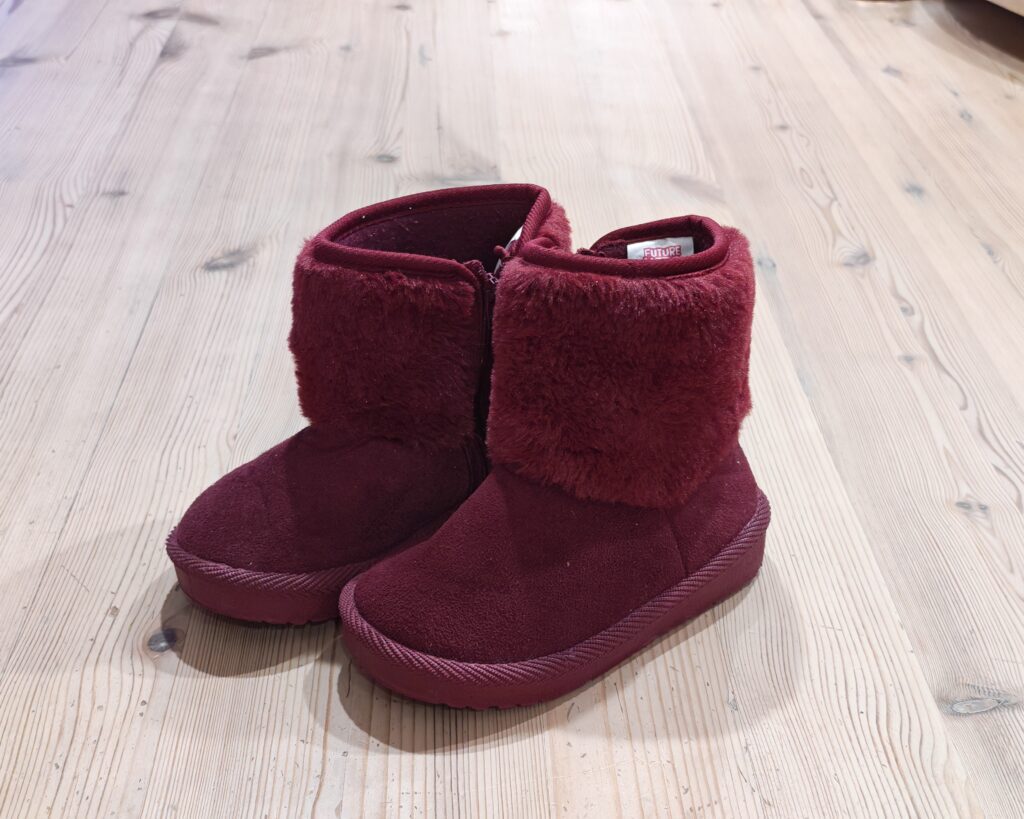 7(7.5cm) - Red fleece bootsÂ