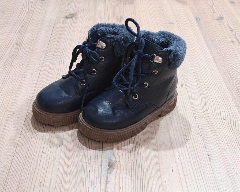 7 (175cm) - Blue boots