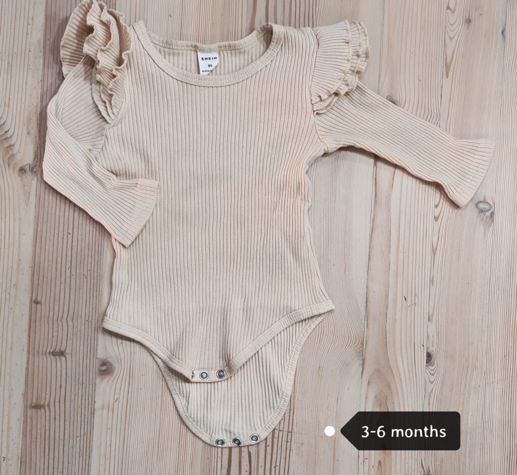 3-6 months - Cream romper