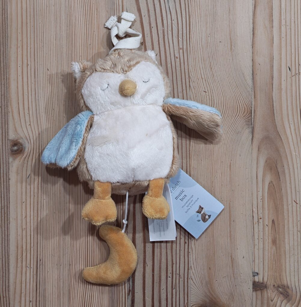 Little Dutch owl with music box
