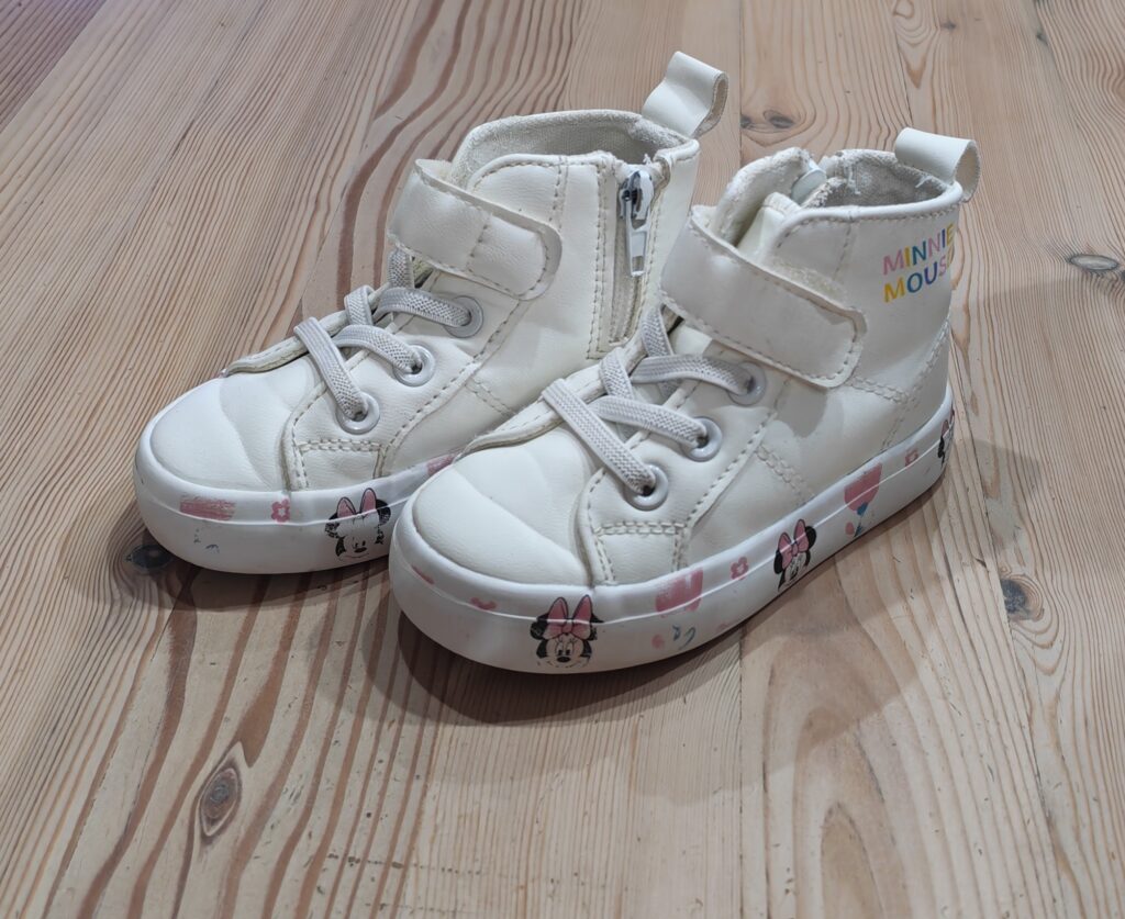 6 (16cm) - White Minnie mouse sneakers