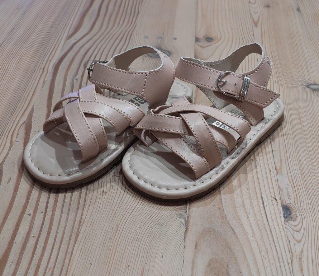 6 (15cm) - Pink Earth Child sandals