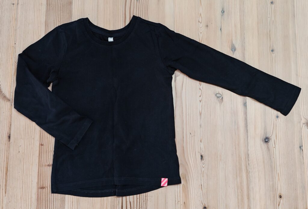 6-7 years - Black shirt
