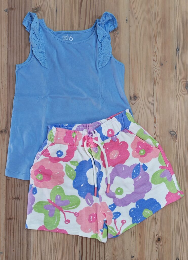 6-7 years - Blue with flowers outfit