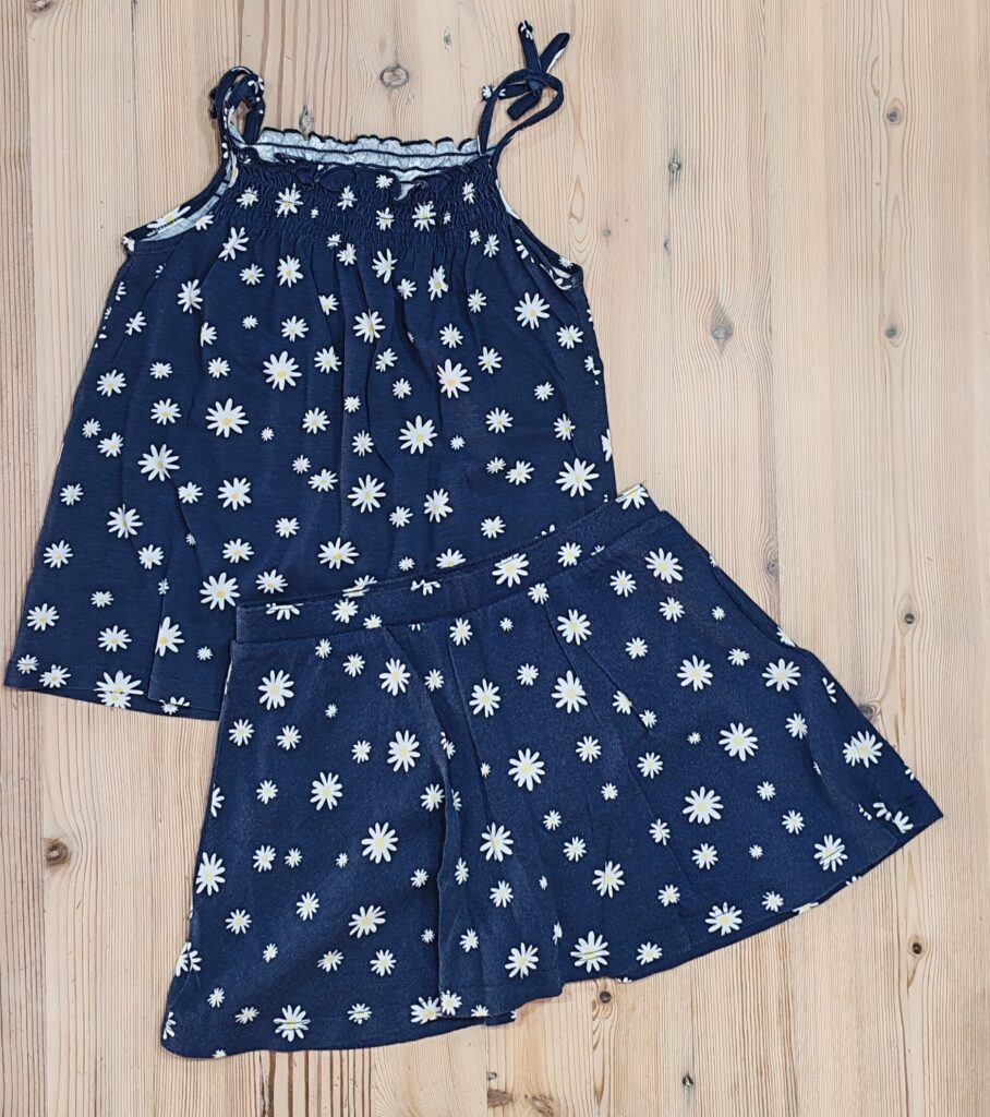 6-7 years - Navy daisy print outfit