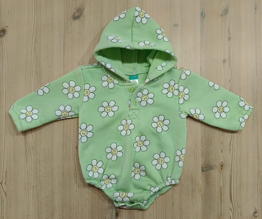 0-3 months - Green daisy print fleece bodysuit