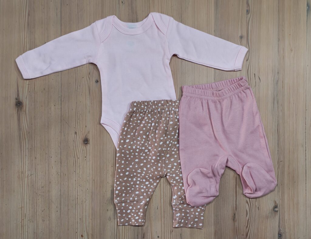 0 Newborn - Pink romper set with 2 leggings