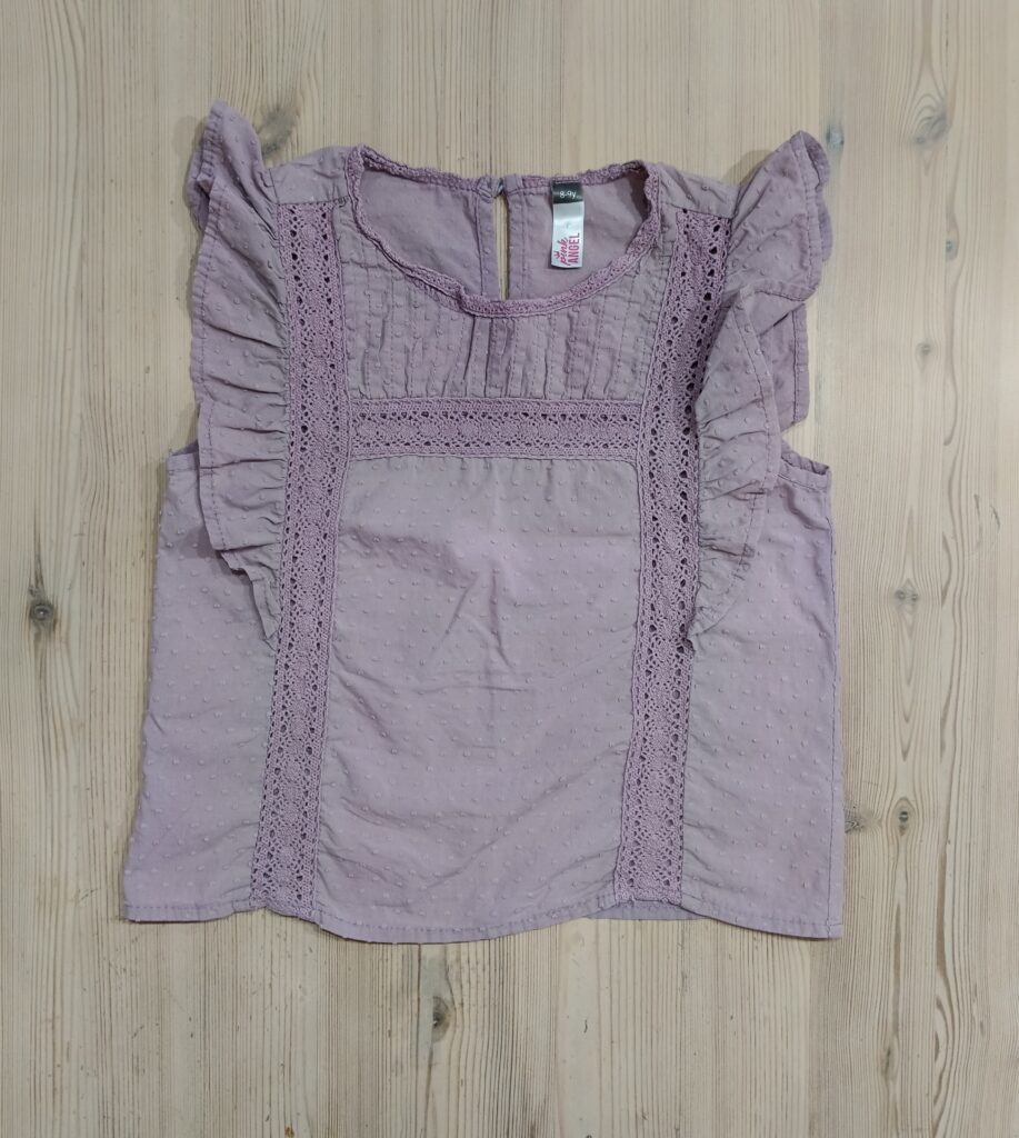 8-9 years - Purple shirt