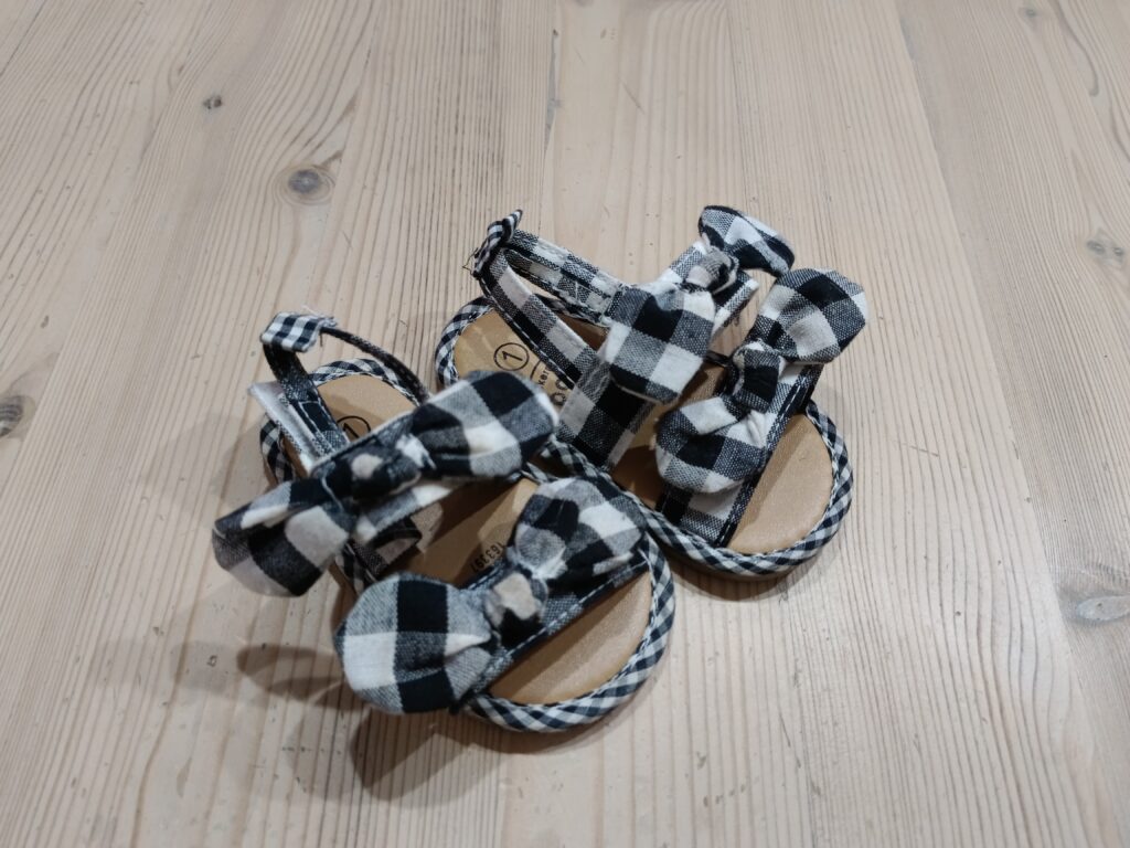 1 (11cm) - Black/white check sandalsÂ