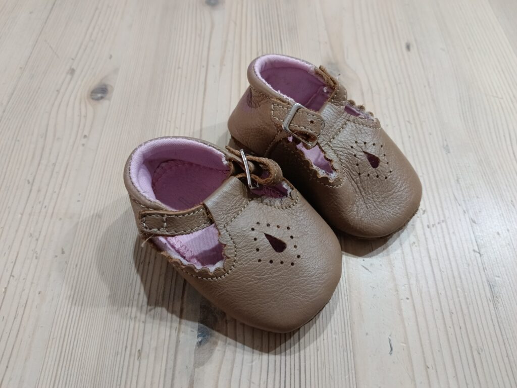 10cm - Brown leather Woolworths pumps