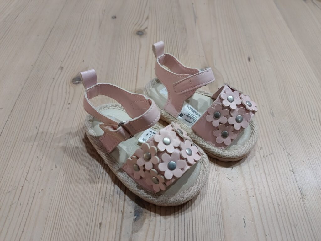 1 (10.5cm) - Pink flower Woolworths sandals