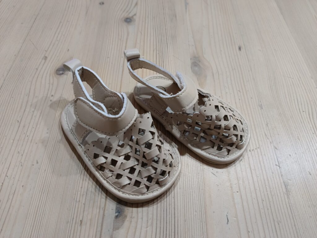 11cm - Cream sandals