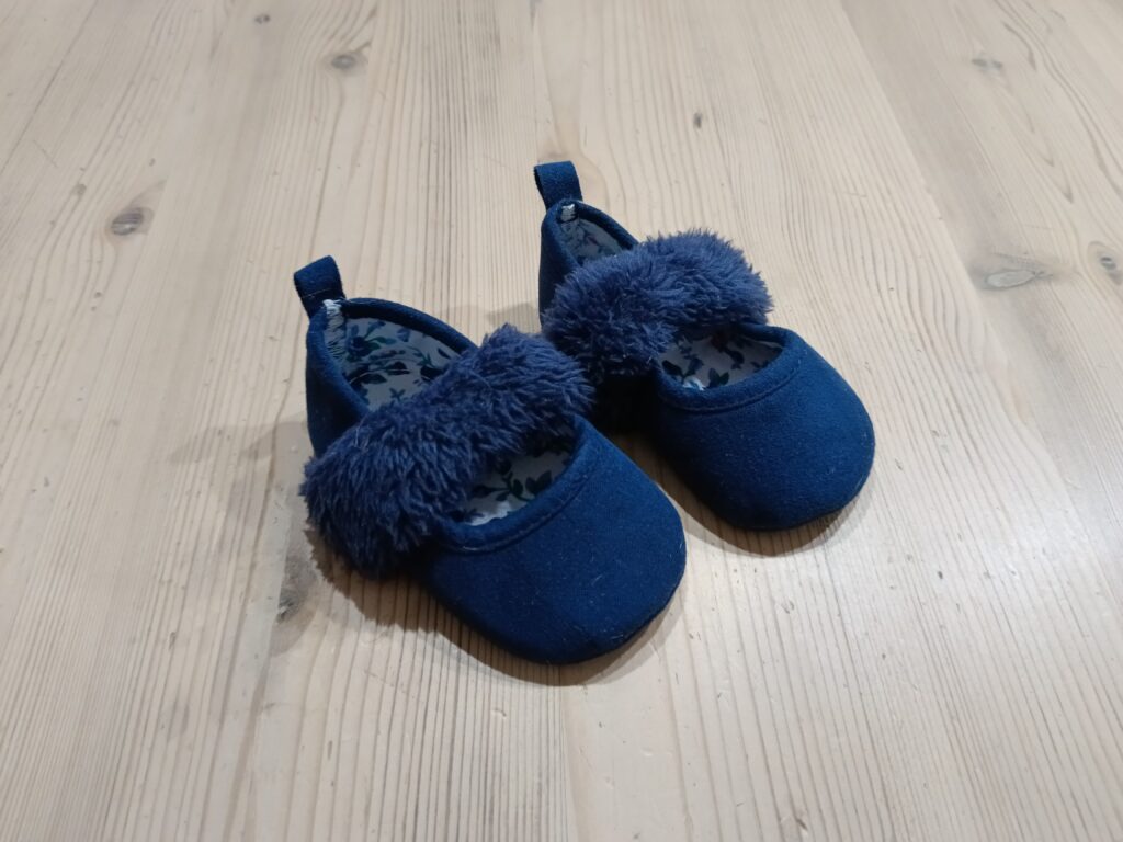 10cm - Navy fleece pumps