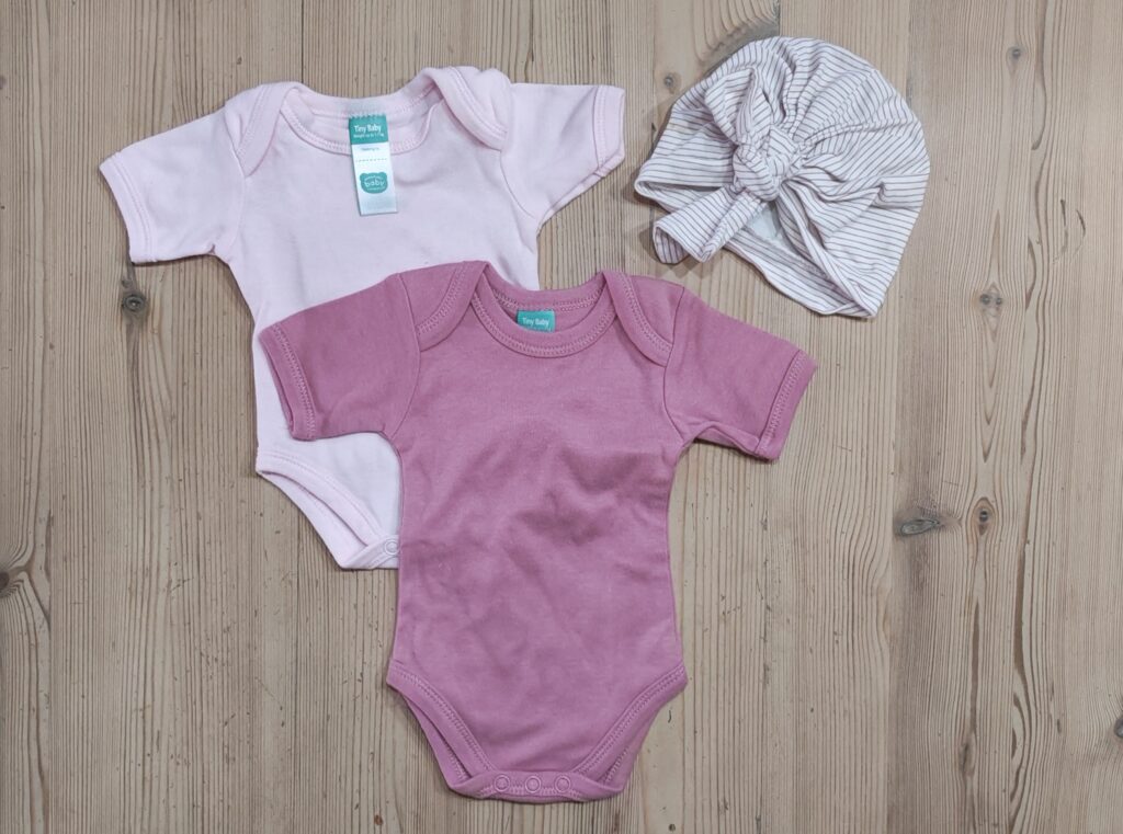 0 Newborn - Pink romper set with beanie