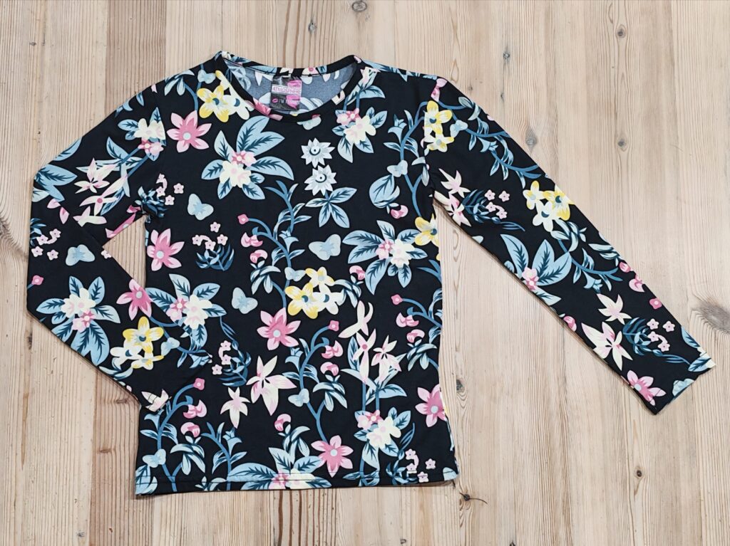 9-10 years - Black flower print shirt