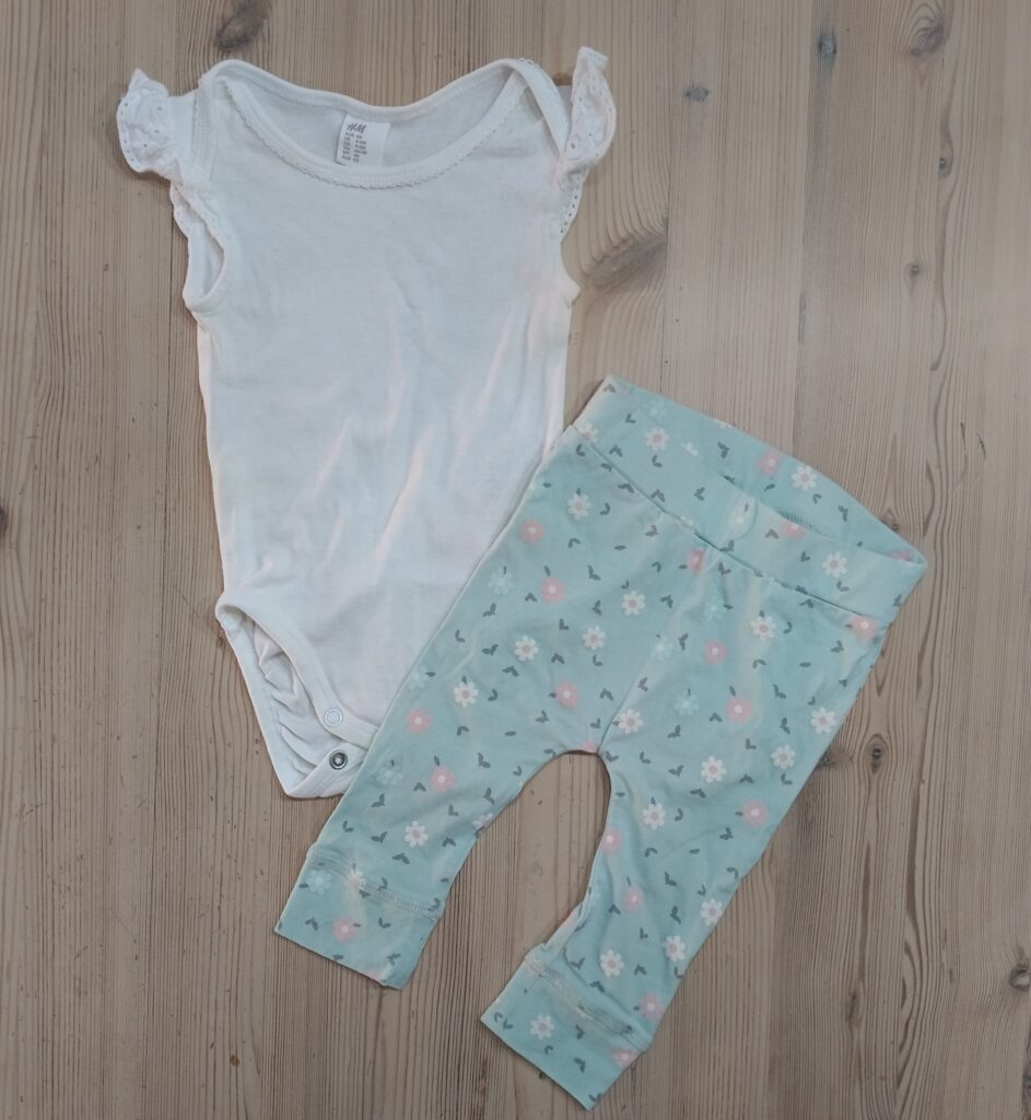 3-6 months - White with flower print pants outfitÂ
