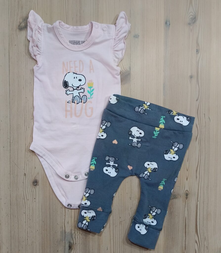 1-3 months - Cute Woolworths Snoopy outfit