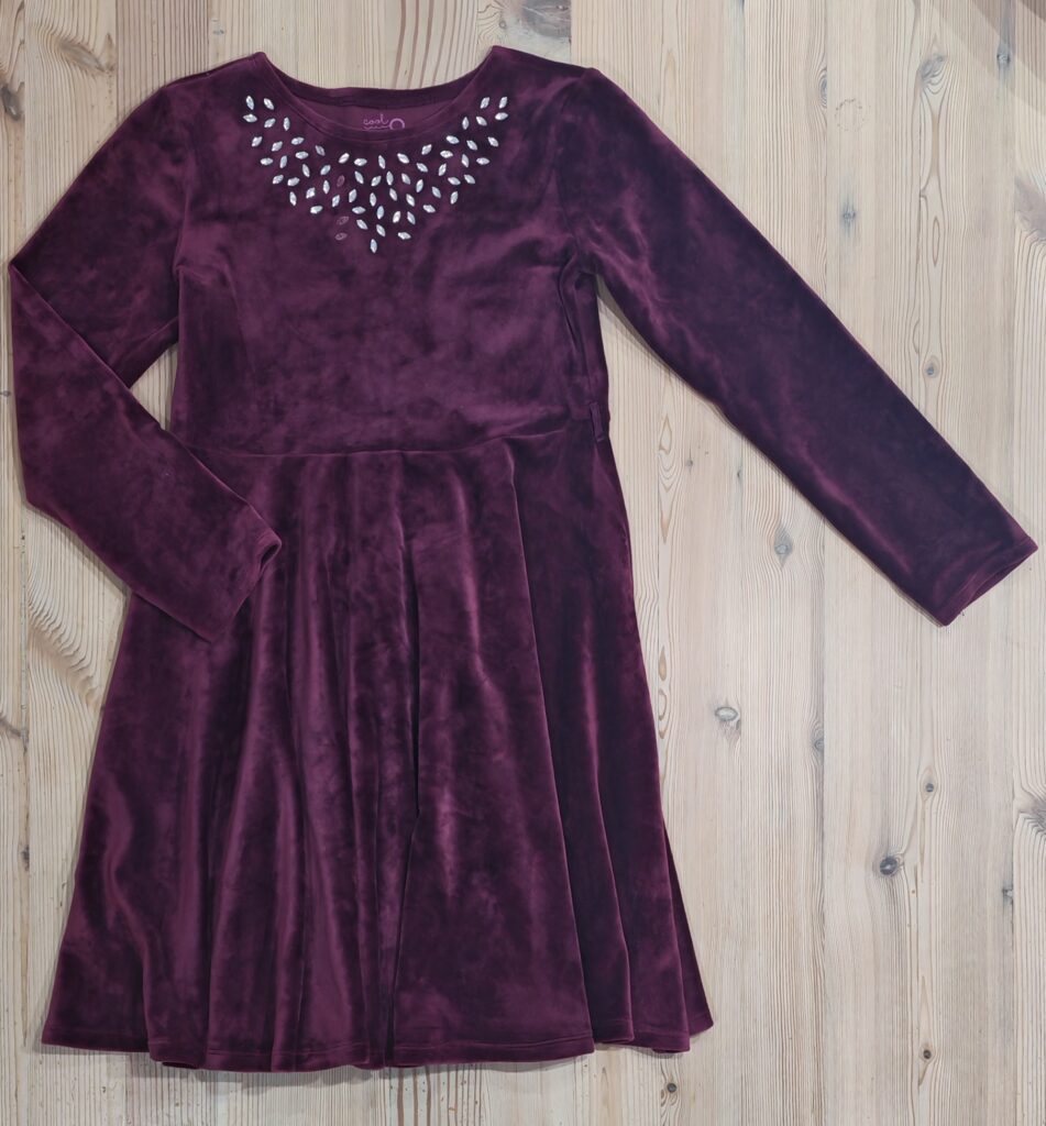 9 years - Maroon velvet dress
