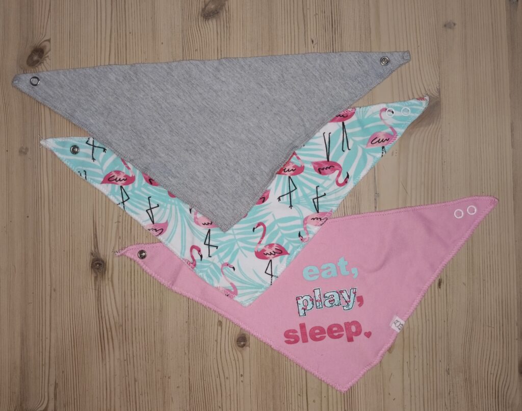 Flamingo print bib set